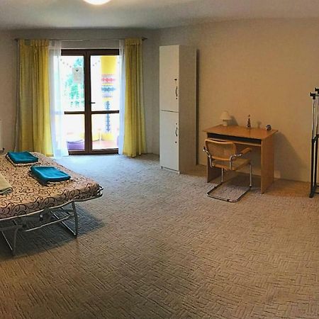 Exit Routine Hostelティミショアラ エクステリア 写真