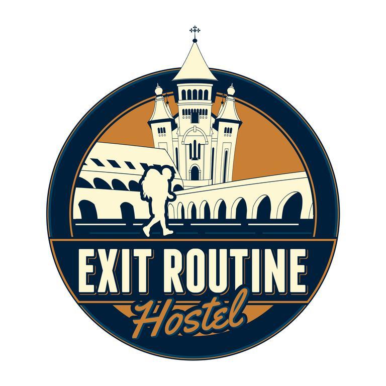 Exit Routine Hostelティミショアラ エクステリア 写真