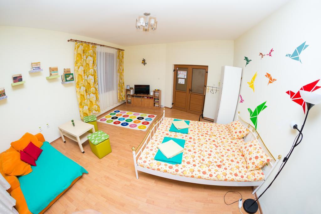 Exit Routine Hostelティミショアラ エクステリア 写真
