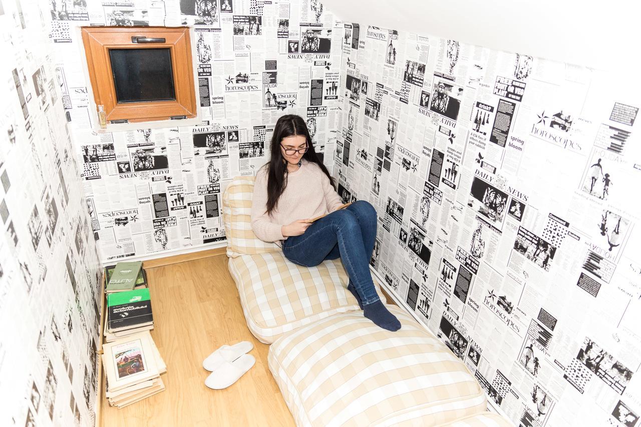 Exit Routine Hostelティミショアラ エクステリア 写真