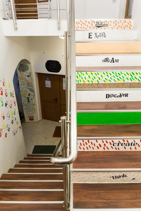 Exit Routine Hostelティミショアラ エクステリア 写真